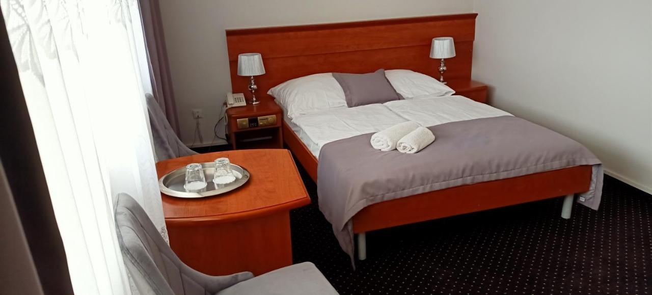 Hotel Wodnik Twoj Hotel Z Widokiem Na Morze Устроне Морске Екстериор снимка
